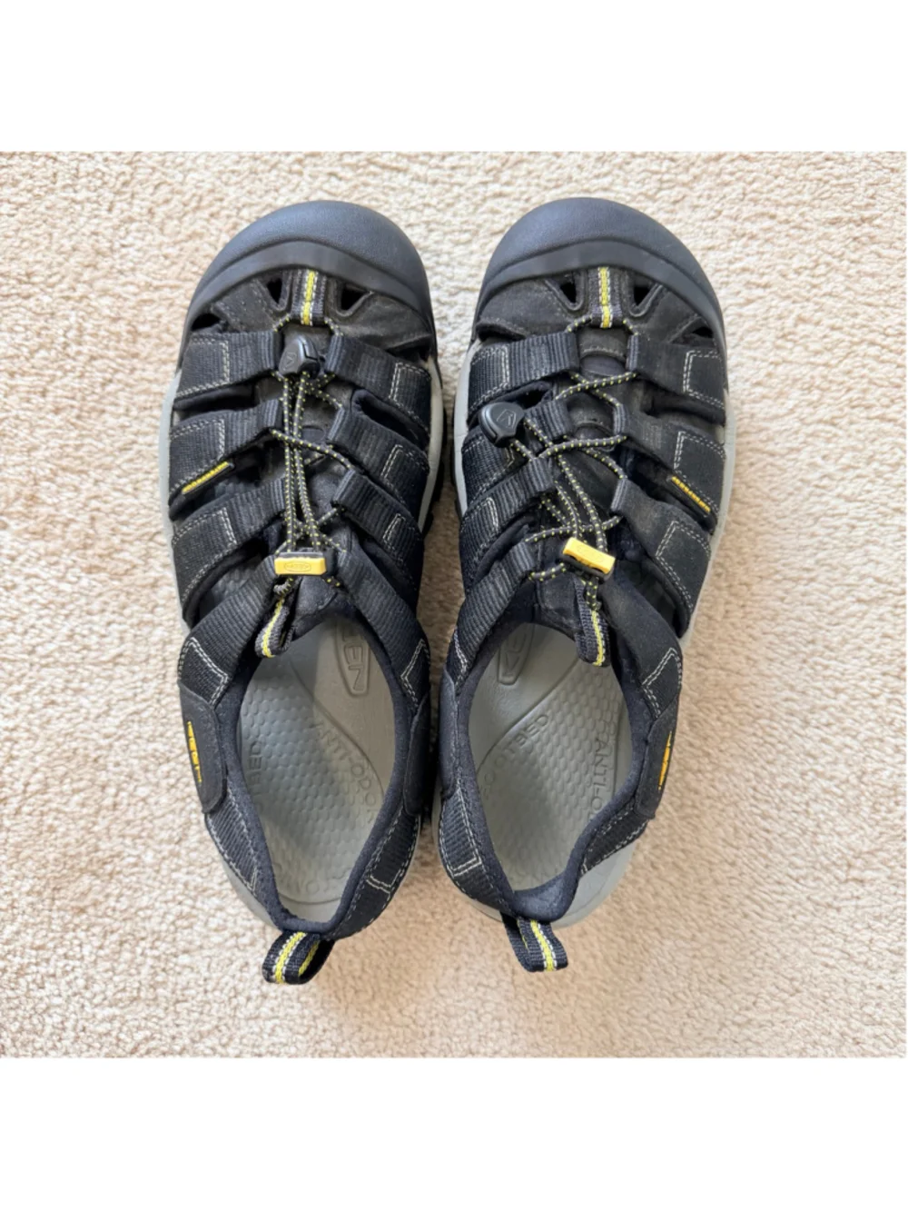KEEN Newport H2 Closed Toe Water Sandals Men's Size 10 Black Fisherman Outdoor